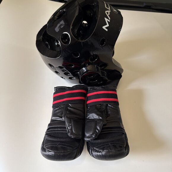 Warrior by Macho Martial Arts Protective Headgear Size M  And Gloves Ch M - Picture 2 of 7